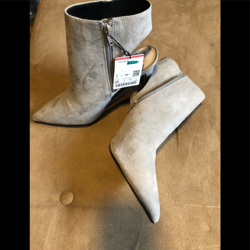 Zara size 39 new suede high heels